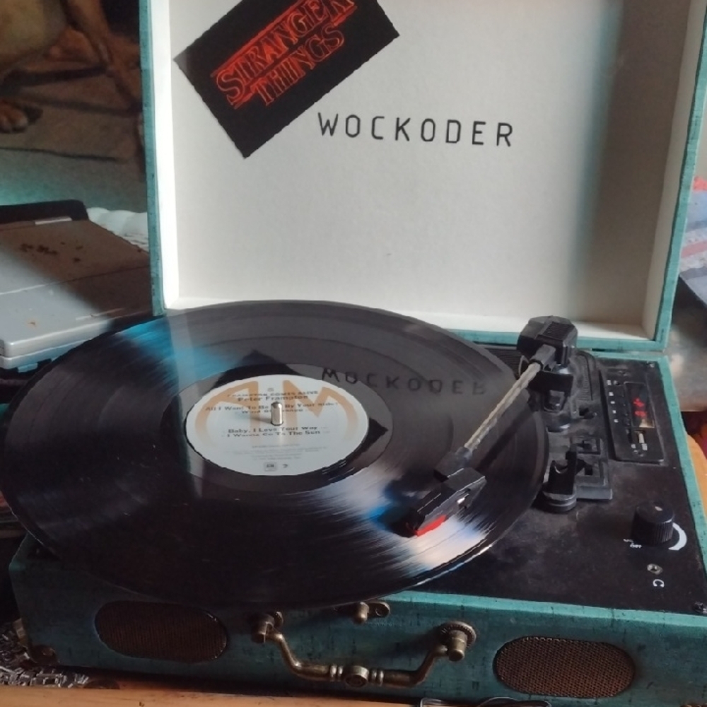 Black and Green Turntable Player with Cassette Tape Player
